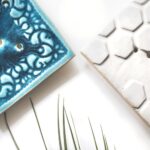mydło stacja – mydelniczka ceramiczna złamana biel mydło stacja – mydelniczka ceramiczna złamana biel