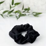 Anwen bewelniana scrunchie czarna gumka do wlosow 1